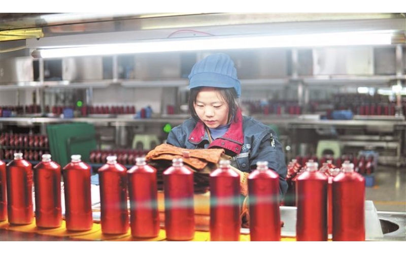 习水白酒包材企业赶订单