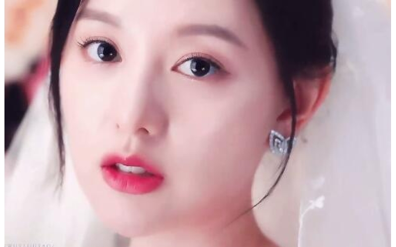 金智媛成为烧酒代言人 接替因恋情争议形象受损的韩素希